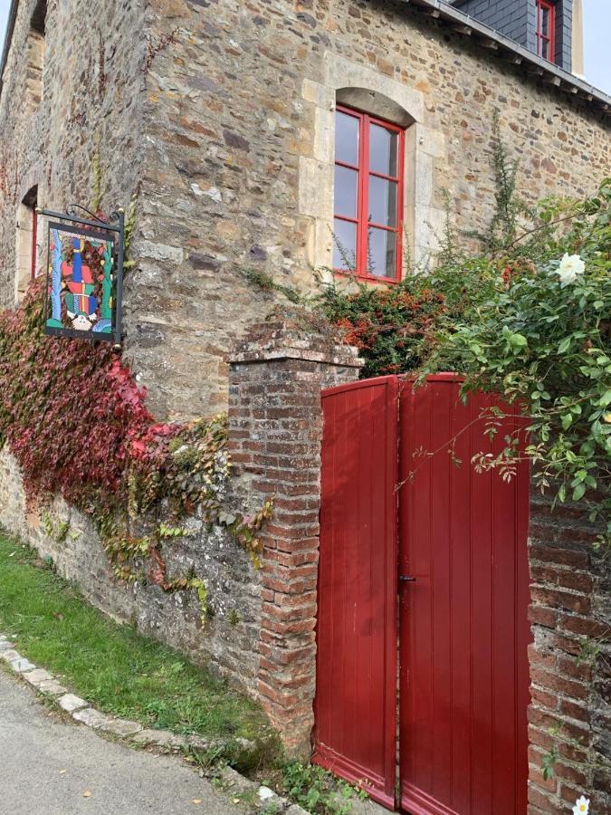 Cote Jardin Bed & Breakfast Sainte-Suzanne  Екстериор снимка