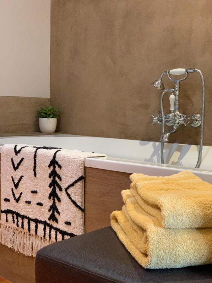 Cote Jardin Bed & Breakfast Sainte-Suzanne  Екстериор снимка