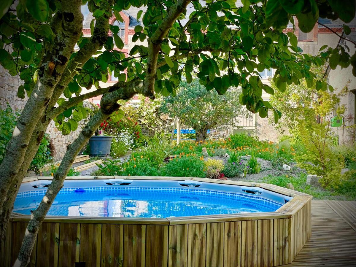 Cote Jardin Bed & Breakfast Sainte-Suzanne  Екстериор снимка