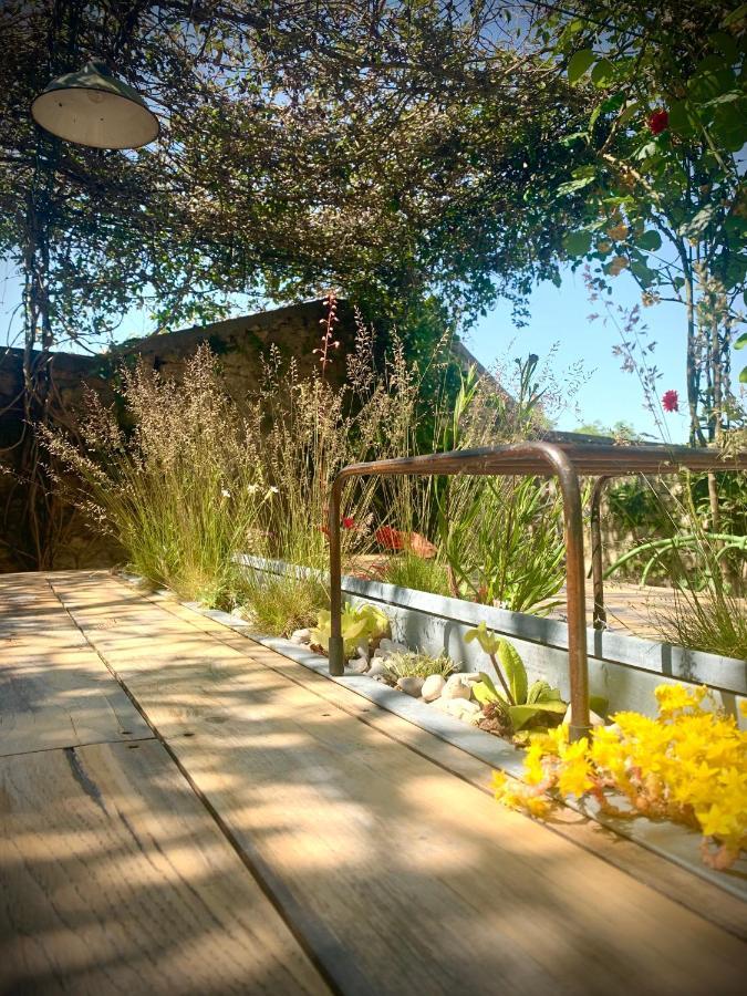 Cote Jardin Bed & Breakfast Sainte-Suzanne  Екстериор снимка
